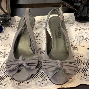 Gray heels